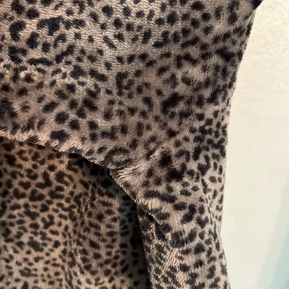 Land’s End Gray and Black Animal Print Zip Up Jacket Size M